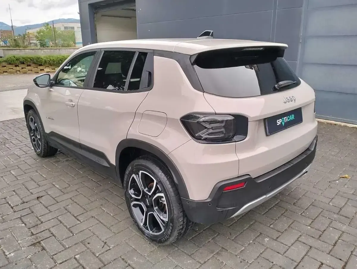 Usata Jeep Avenger Summit 101 CV (74 kW) 2025 Beige SUV