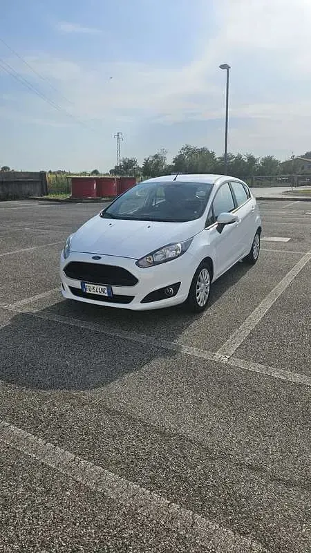 Usata Ford Fiesta 75 CV (55 kW) 2016 Utilitaria