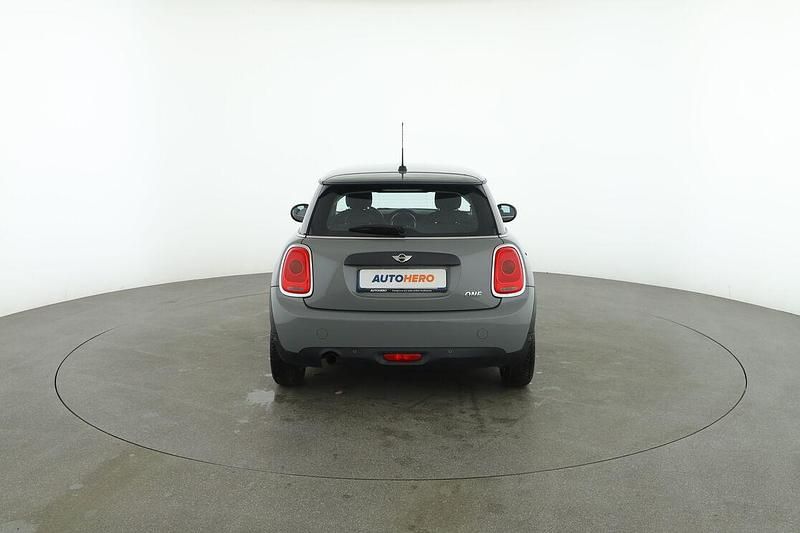 Usata Mini ONE 102 CV (75 kW) 2018 Grigio Utilitaria