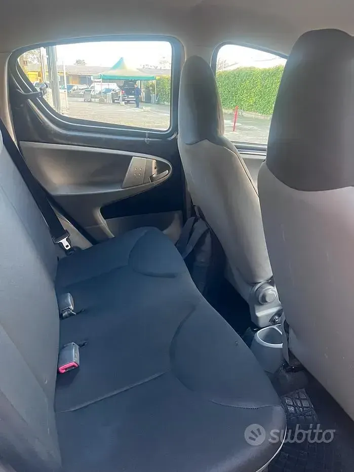 Usata Toyota Aygo 68 CV (50 kW) 2009 Nero Utilitaria