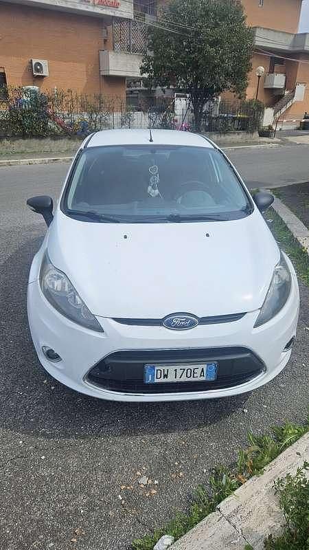 Usata Ford Fiesta 68 CV (50 kW) 2009 Bianco Utilitaria