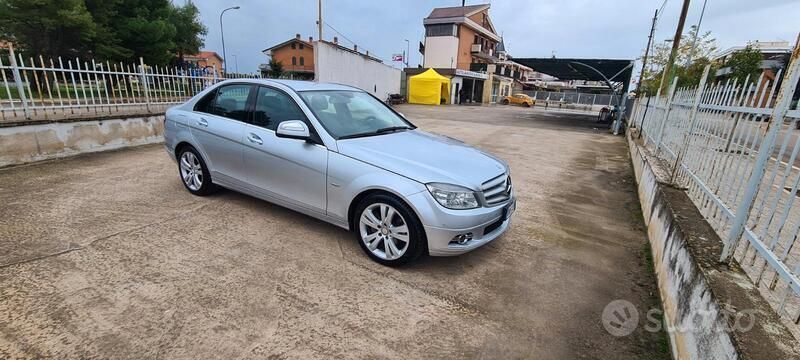 Usata 2008 Mercedes C200 Tre volumi | 5500 € (Ottimo prezzo) - Immagine 1/4