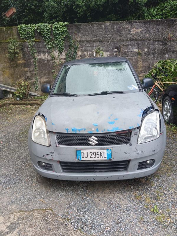 Grigio Usata 2007 Suzuki Swift Due volumi | 800 € - Immagine 1/4