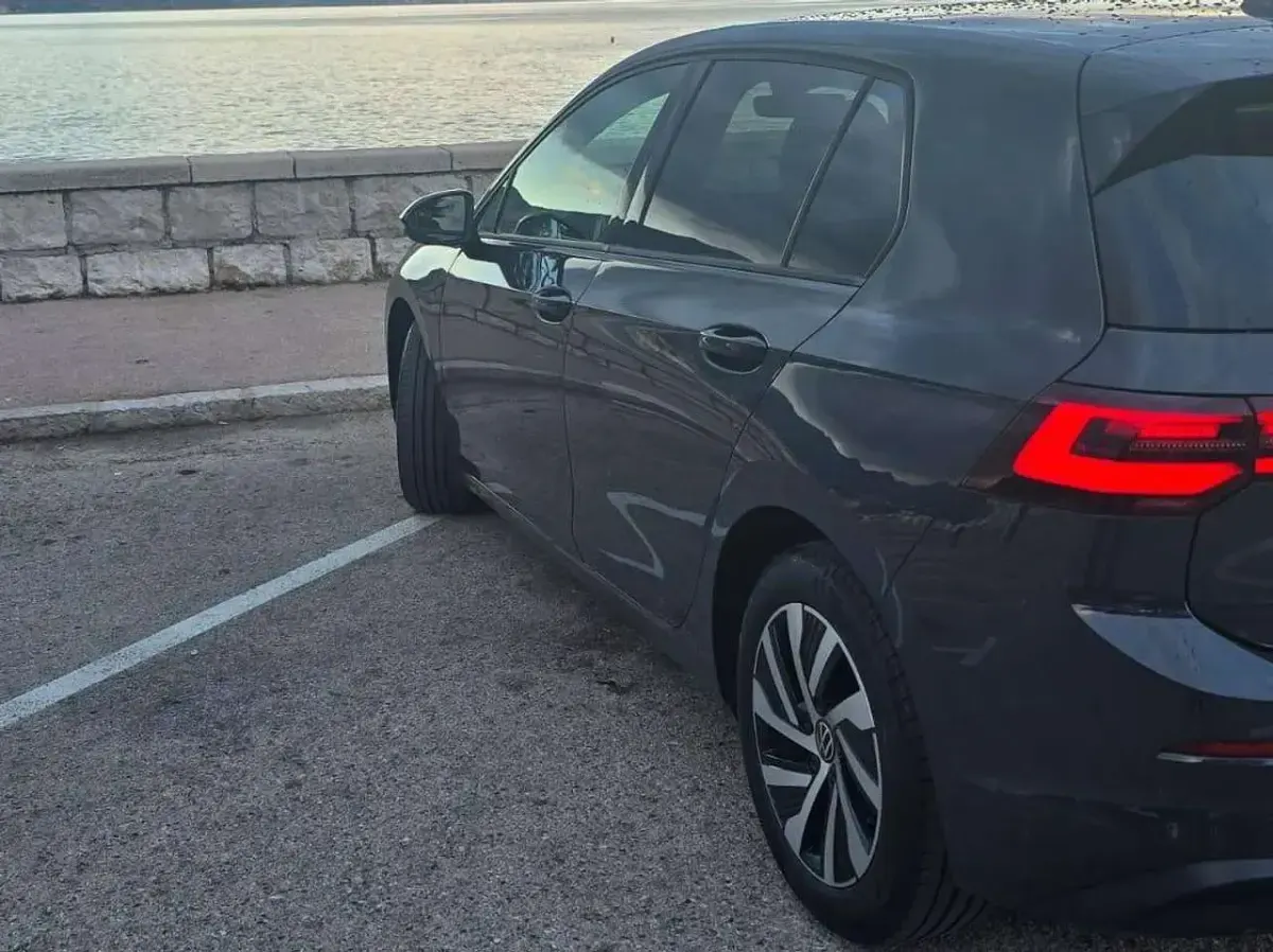 Usata VW Golf VIII Edition 150 CV (110 kW) 2024 Grigio Berlina