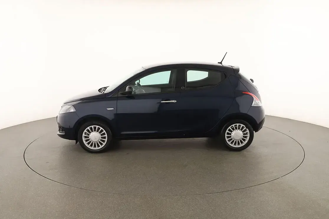 Usata Lancia Ypsilon Silver 70 CV (51 kW) 2021 Blu Utilitaria