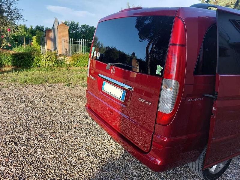 Usata Mercedes Viano 150 CV (110 kW) 2010 Rosso Monovolume
