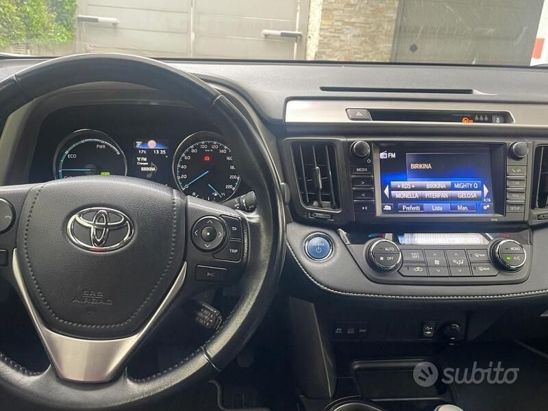 Usata Toyota RAV4 Hybrid 2018 Bianco SUV