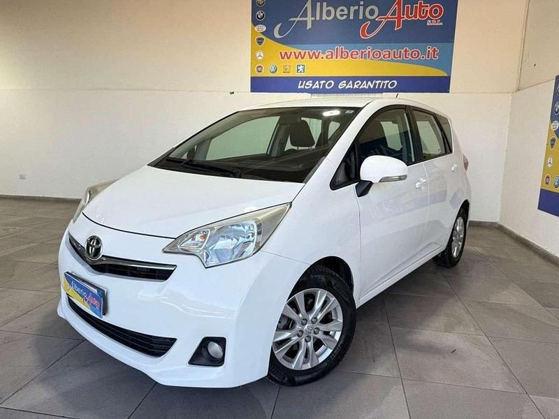 Bianco Usata 2012 Toyota Verso-S Active Monovolume | 8990 € (Molto cara) - Immagine 1/4