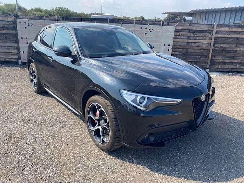 Nero Usata 2021 Alfa Romeo Stelvio Super SUV | 22.000 € (Cara) - Immagine 1/4