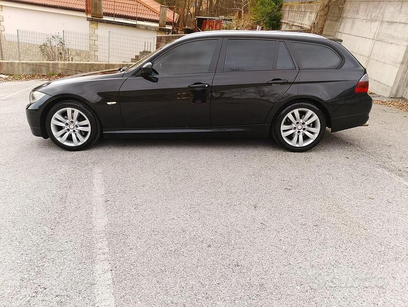 Usata BMW 318 2011 Nero Station wagon