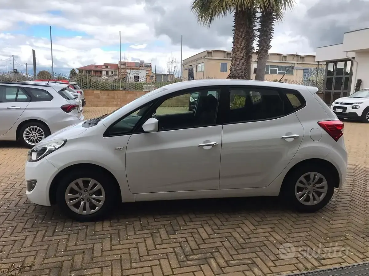Usata Hyundai ix20 Xpossible 90 CV (66 kW) 2015 Bianco Utilitaria