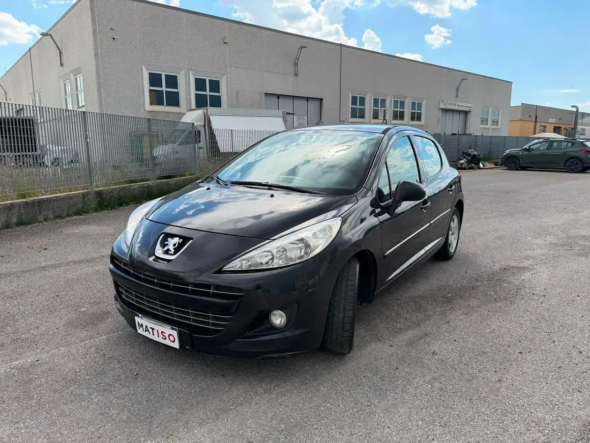 Usata Peugeot 207 67 CV (49 kW) 2011 Nero Berlina