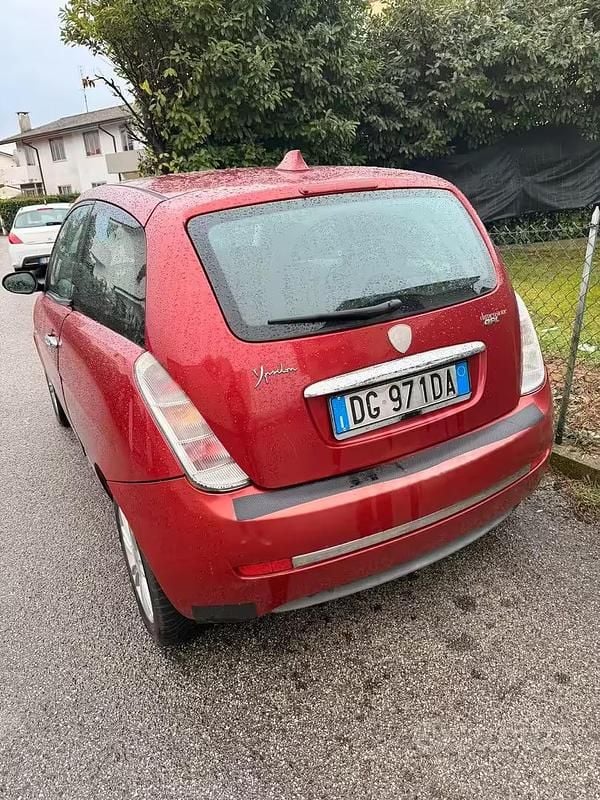 Usata Lancia Ypsilon 77 CV (56 kW) 2007 Rosso Utilitaria