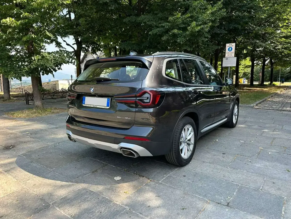 Usata BMW X3 Efficient Dynamics 150 CV (110 kW) 2022 Sophisto grey SUV