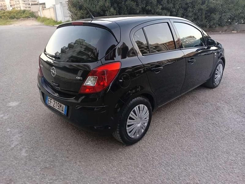 Usata Opel Corsa Club 75 CV (55 kW) 2011 Utilitaria