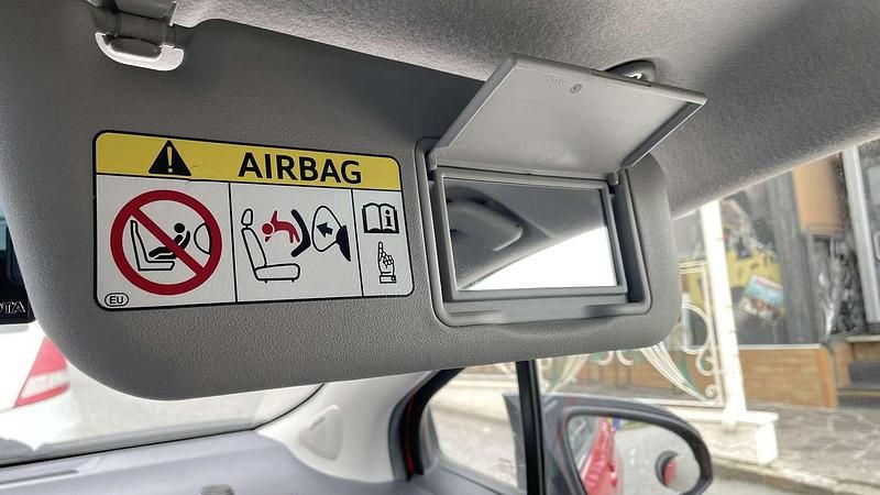 Usata Toyota Yaris 99 CV (72 kW) 2015 Utilitaria