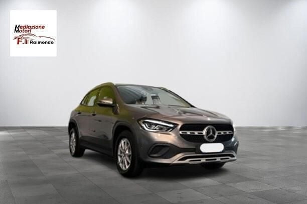 Grigio Usata 2021 Mercedes GLA200 Business SUV | 31.499 € (Super prezzo) - Immagine 1/4