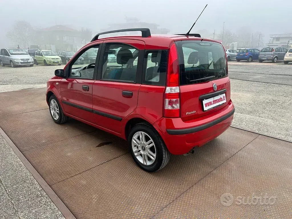 Usata Fiat Panda Dynamic 60 CV (44 kW) 2005 Rosso Utilitaria