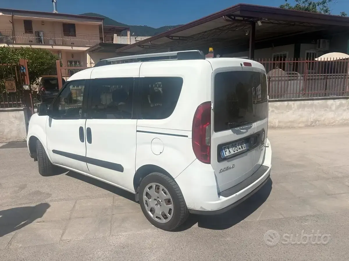Usata Fiat Doblò 105 CV (77 kW) 2019 Bianco Monovolume
