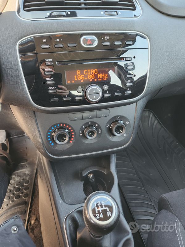 Usata Fiat Punto 65 CV (47 kW) 2014 Grigio Utilitaria