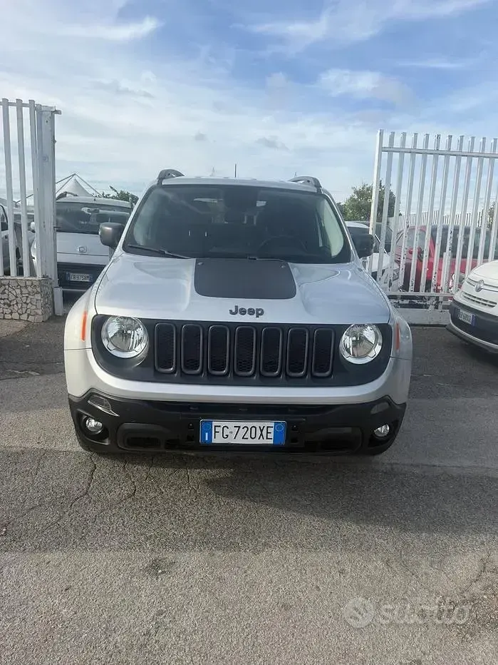 Usata Jeep Renegade Trailhawk 170 CV (125 kW) 2015 Grigio SUV