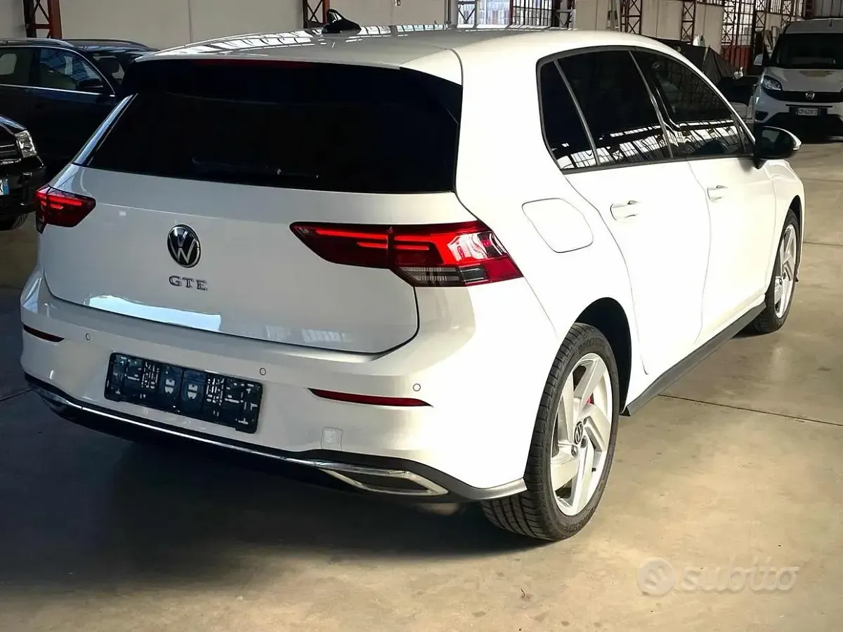 Usata VW Golf VIII GTE 150 CV (110 kW) 2021 Bianco Berlina