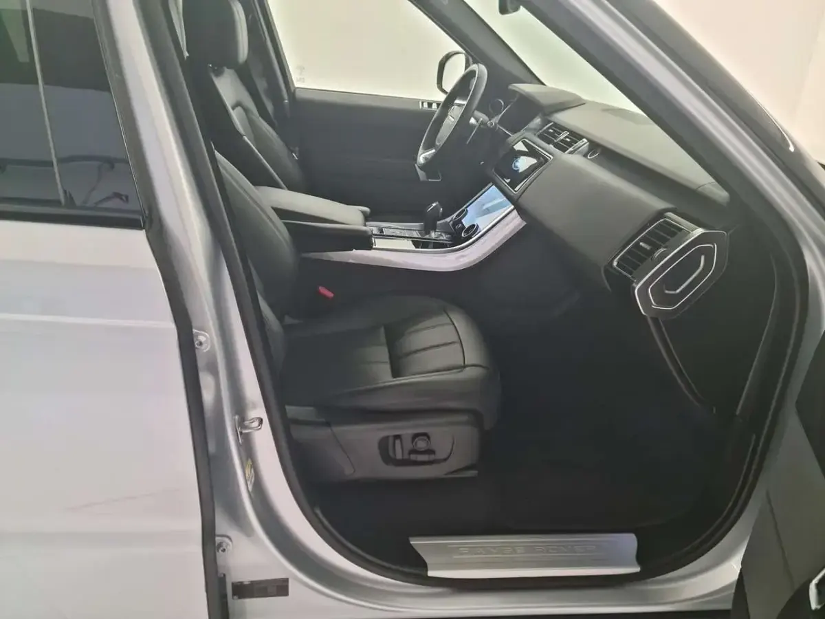 Usata Land Rover Range Rover Sport HSE Dynamic 249 CV (183 kW) 2022 Argento SUV