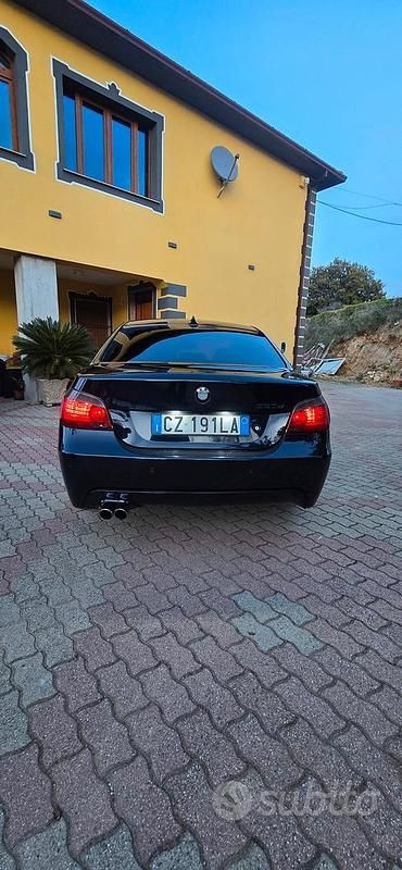 Usata BMW 535 M Sport 272 CV (200 kW) 2005 Blu Berlina
