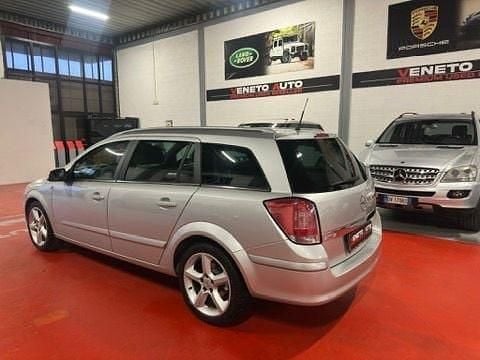 Usata Opel Astra Cosmo 89 CV (65 kW) 2008 Argento Station wagon