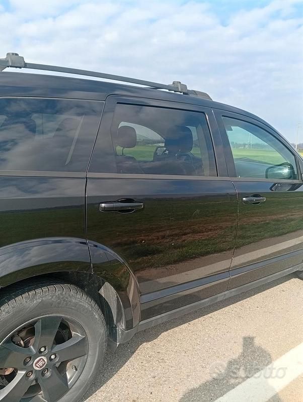 Usata Fiat Freemont 140 CV (102 kW) 2012 Nero SUV