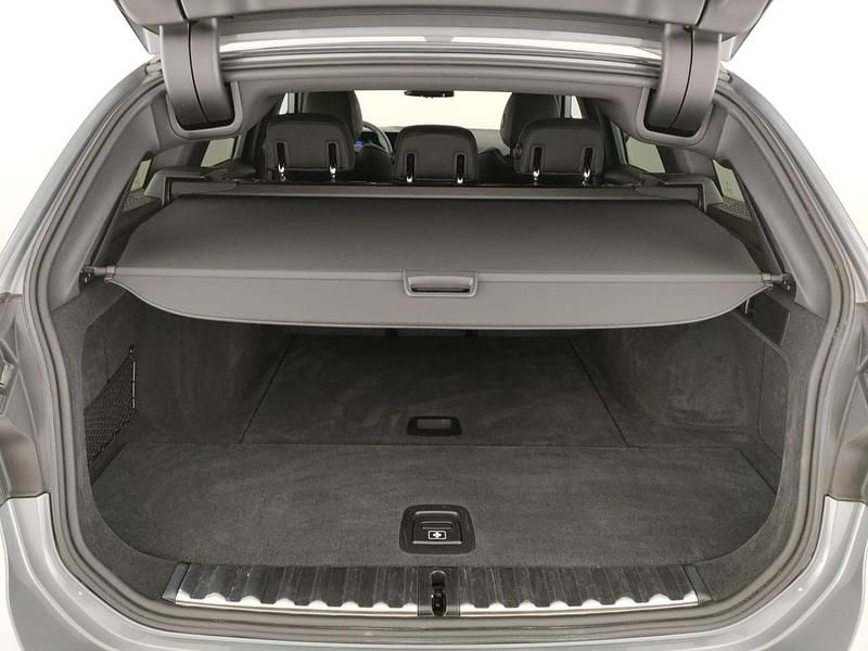 Usata BMW 318 M Sport 150 CV (110 kW) 2025 Skyscraper grey metalizzato Station wagon