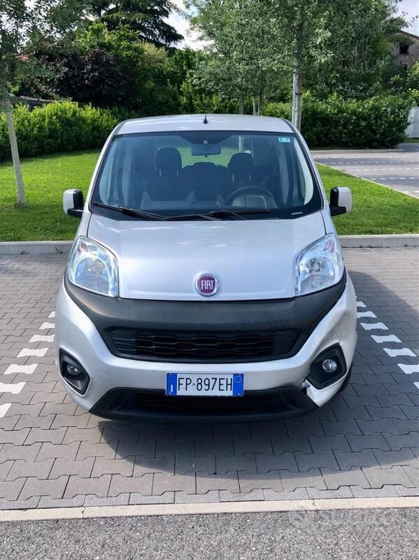 Usata Fiat Qubo Trekking 80 CV (58 kW) 2018 Grigio Monovolume