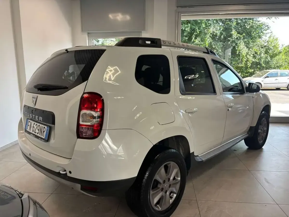 Usata Dacia Duster Lauréate 109 CV (80 kW) 2018 Bianco SUV