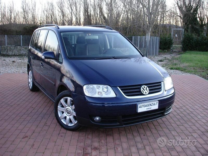 Usata VW Touran Trendline 140 CV (102 kW) 2005 Blu' scuro Monovolume