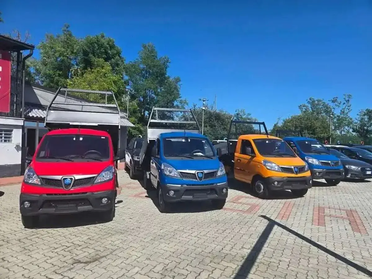 Nuova Piaggio Porter 106 CV (77 kW) 2025 Rosso Furgone