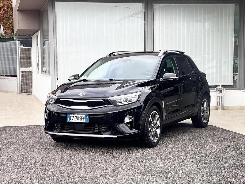 Second-hand Kia Stonic 116 CP (85 kW) 2019 Negru SUV