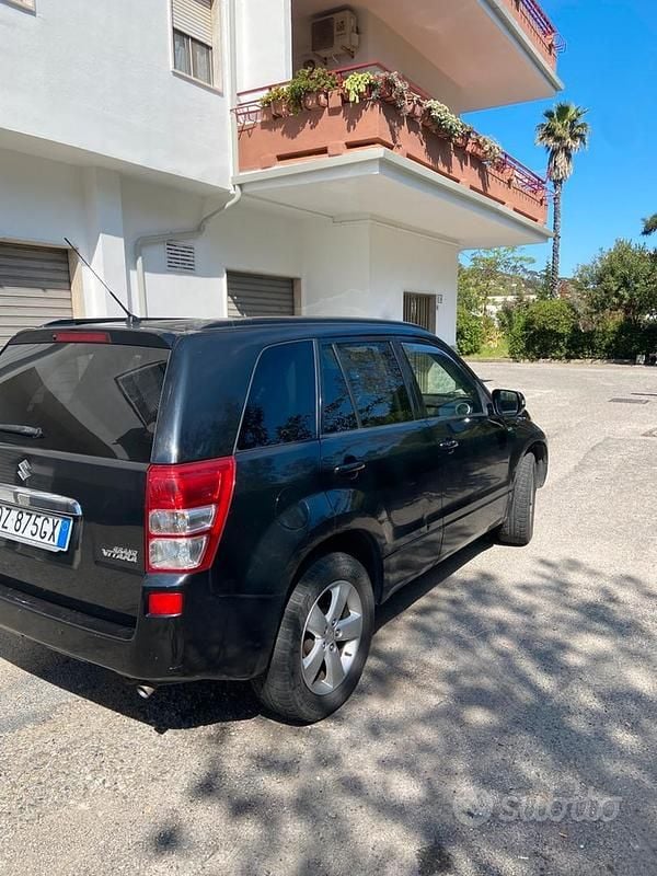 Usata Suzuki Grand Vitara 129 CV (94 kW) 2011 Nero SUV