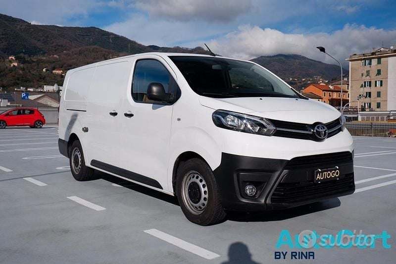 Usata Toyota Proace 122 CV (89 kW) 2020 Bianco Monovolume