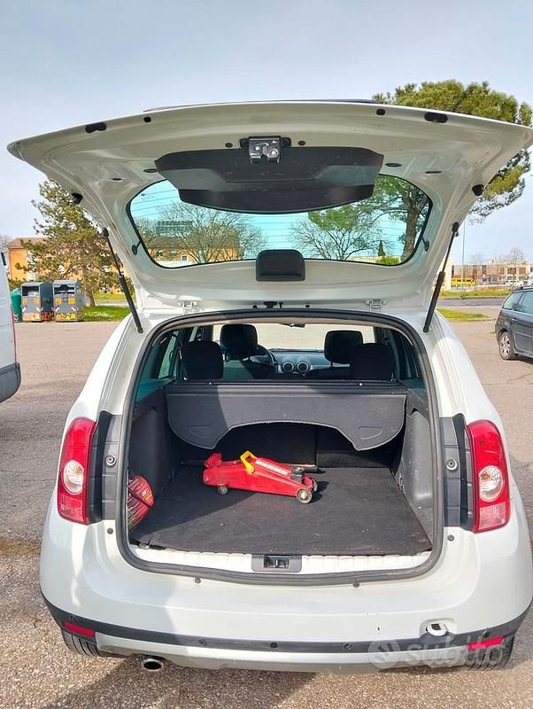 Usata Dacia Duster Lauréate 110 CV (80 kW) 2013 Bianco SUV
