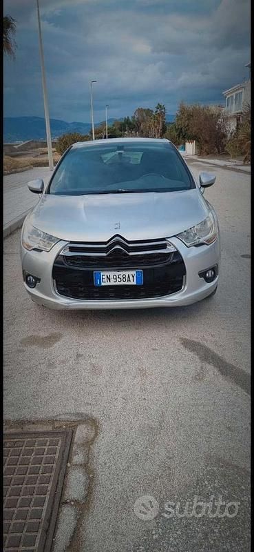 Grigio Usata 2012 DS Automobiles DS4 Tre volumi | 3000 € (Super prezzo) - Immagine 1/4