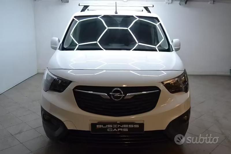 Usata Opel Combo 102 CV (75 kW) 2019 Bianco Monovolume