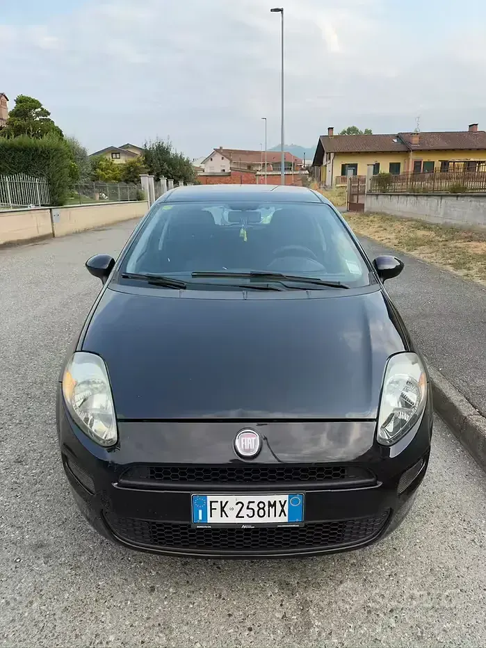 Usata Fiat Punto 95 CV (69 kW) 2017 Nero Utilitaria