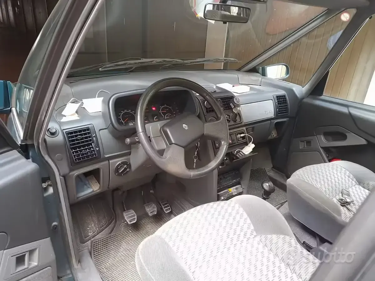 Usata Renault Espace 88 CV (64 kW) 1992 Verde Monovolume