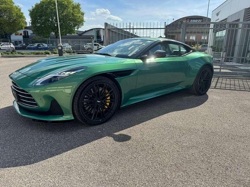Usata Aston Martin DB12 680 CV (500 kW) 2024 Verde Coupé