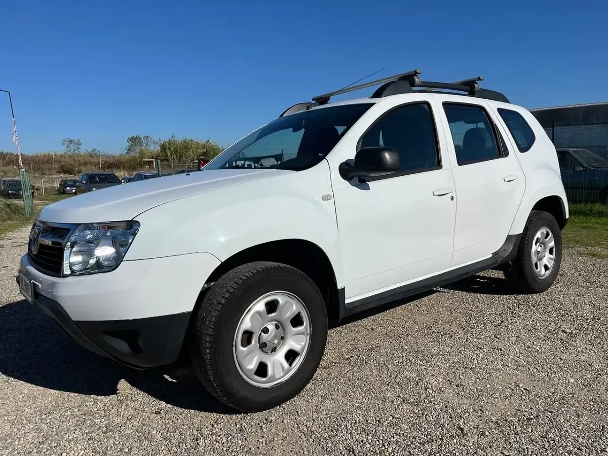 Usata Dacia Duster Lauréate 90 CV (66 kW) 2012 Bianco Station wagon
