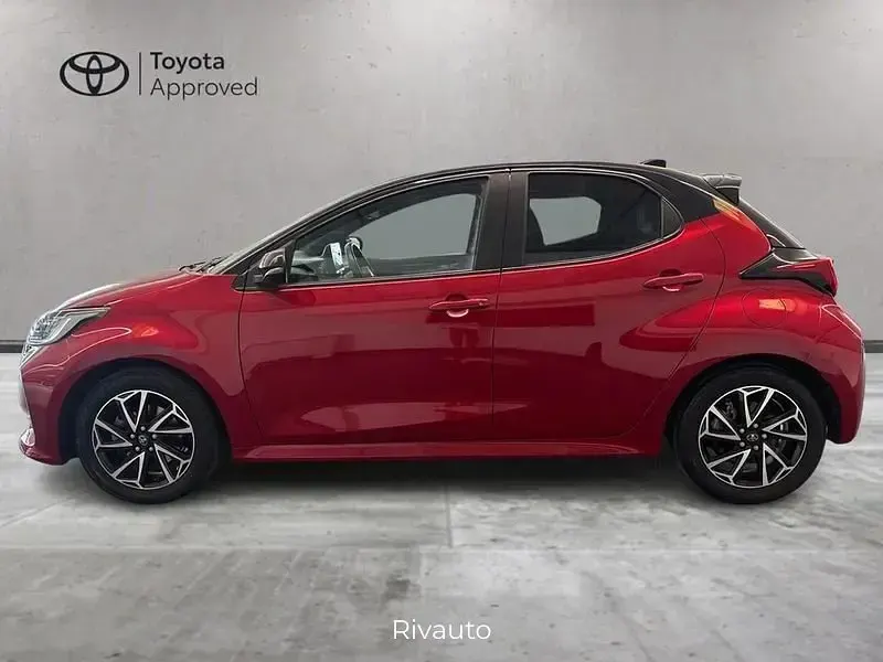Usata Toyota Yaris Hybrid Style 116 CV (85 kW) 2022 Rosso Utilitaria