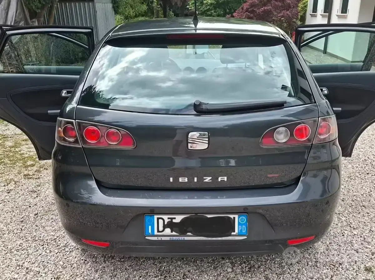 Usata Seat Ibiza 75 CV (55 kW) 2006 Nero Utilitaria