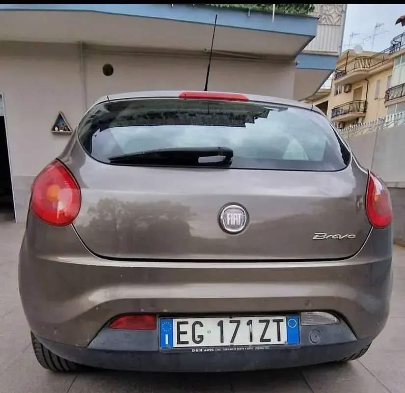 Usata Fiat Bravo 120 CV (88 kW) 2011 Utilitaria