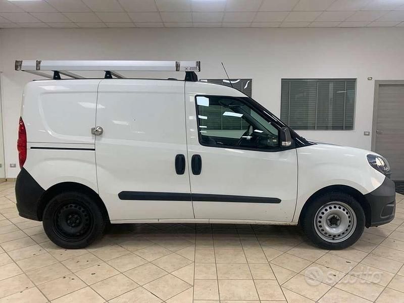 Usata Fiat Doblò 120 CV (88 kW) 2020 Bianco Monovolume
