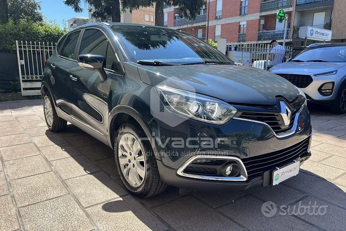 Usata Renault Captur Zen 90 CV (66 kW) 2015 Grigio SUV
